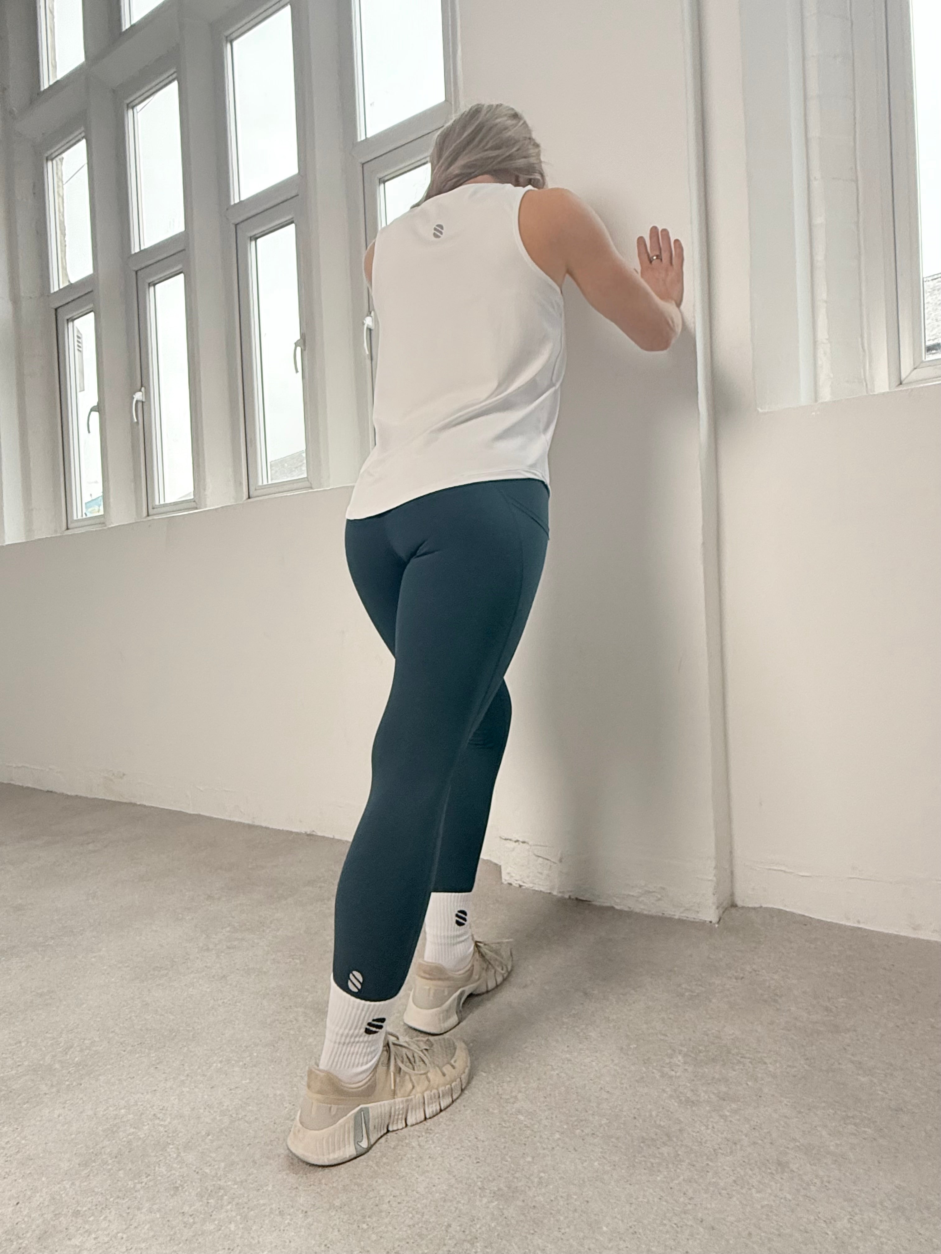 Rosa Relaxed Fitness Tank - Pure white