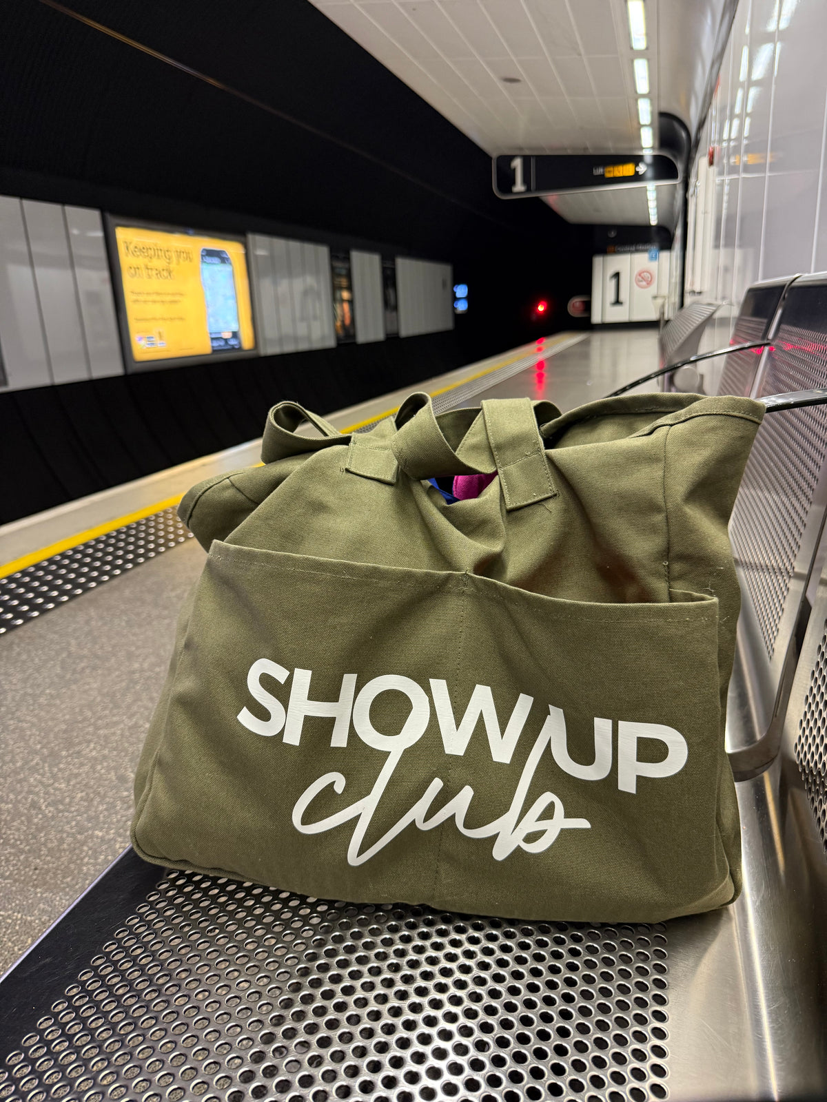 Show Up Club Large Bag - Military Green