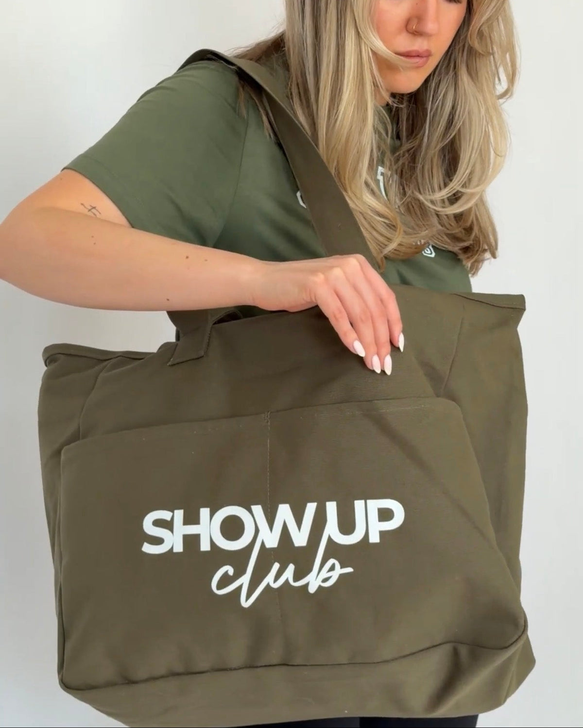 Show Up Club Large Bag - Military Green