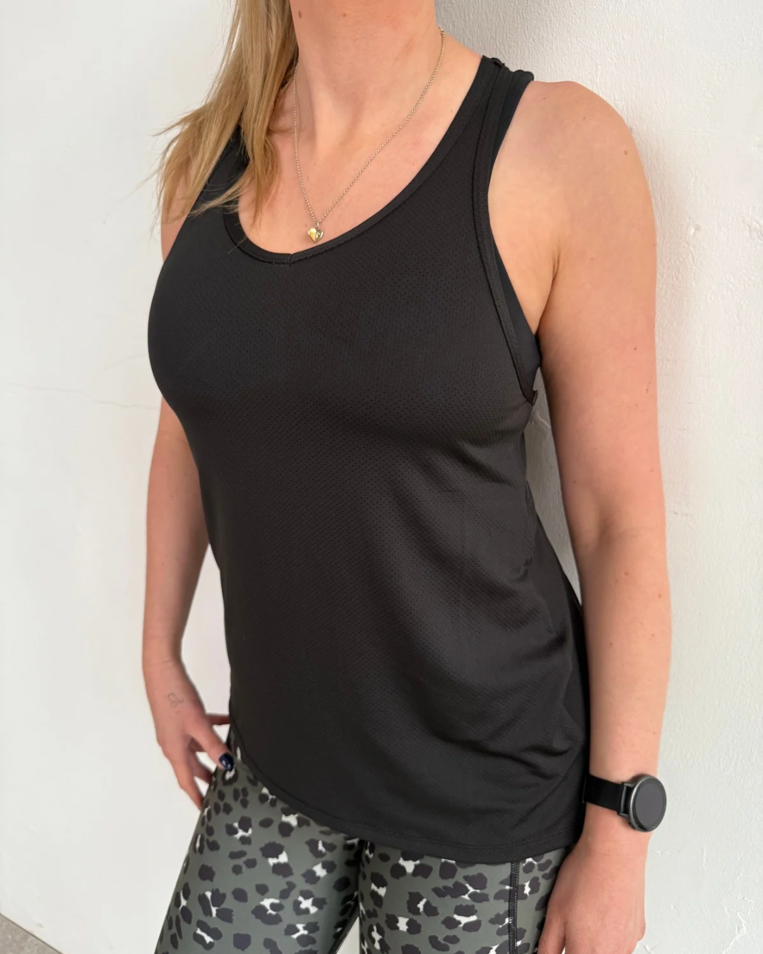 Lola V-Neck Fitness Vest  - Black