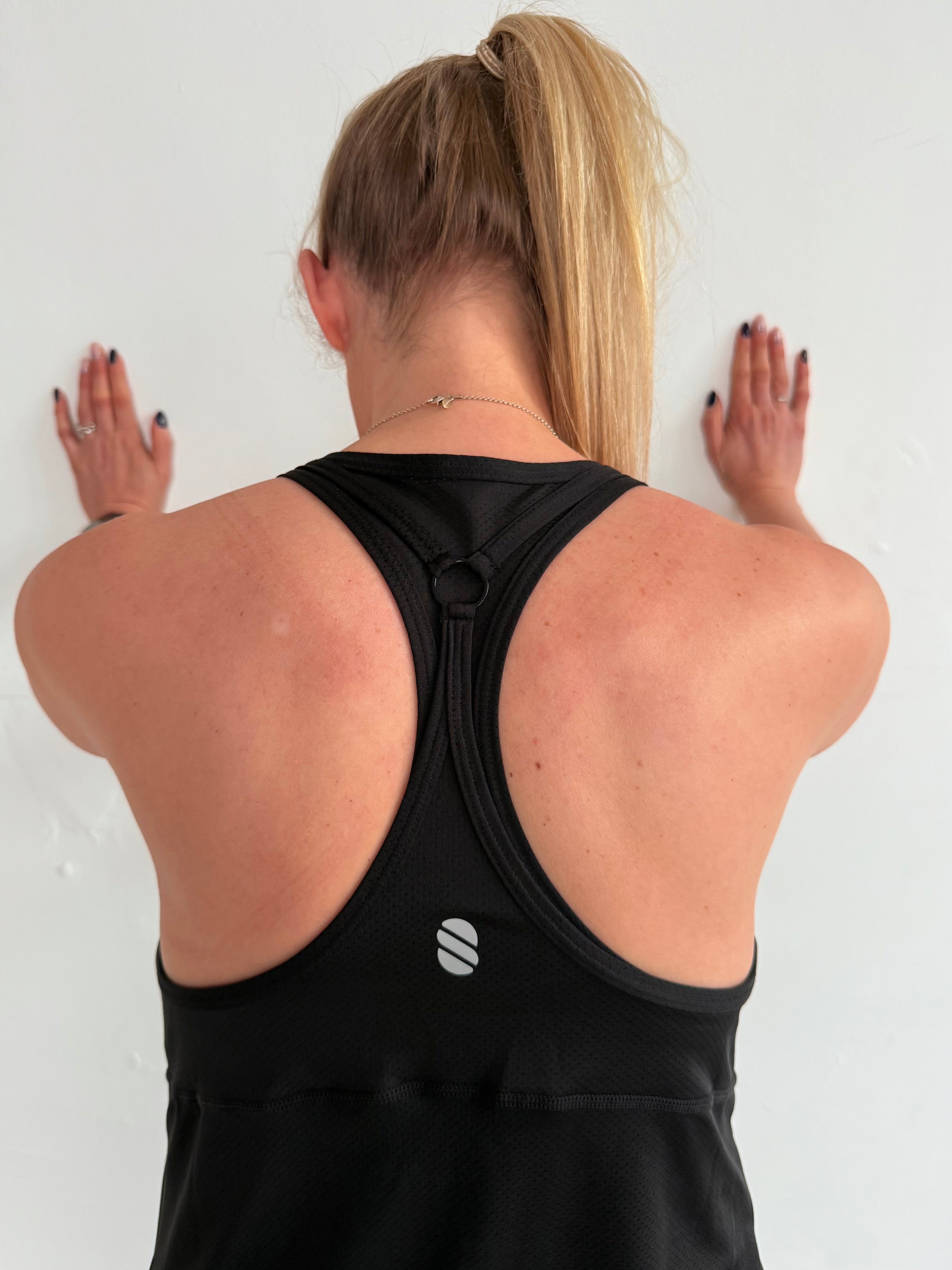 Lola V-Neck Fitness Vest  - Black