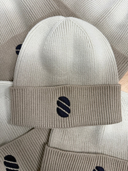 Ombre Show Up Club Beanie - Oat milk