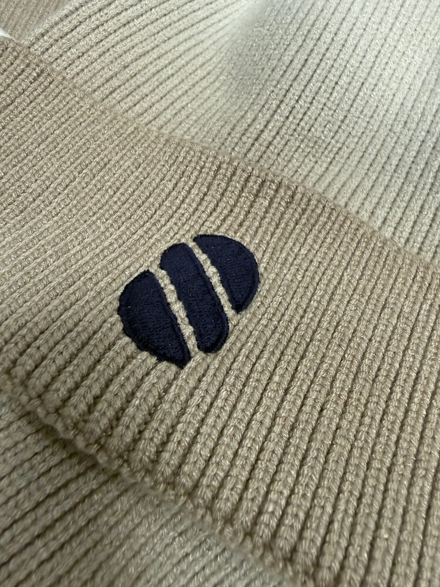 Ombre Show Up Club Beanie - Oat milk