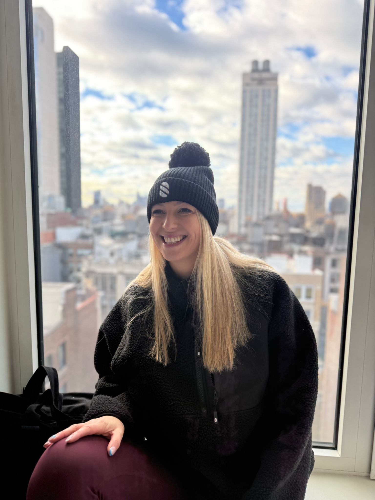 Show Up Club Pom Beanie - Black